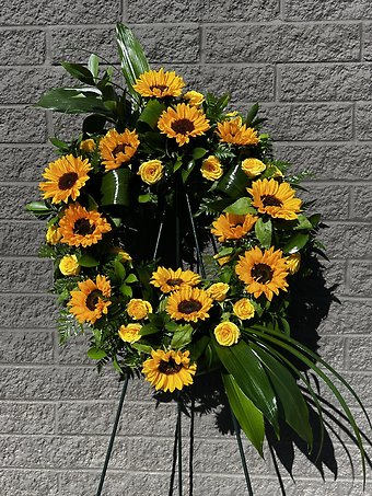 Sunlit Halo Standing Wreath